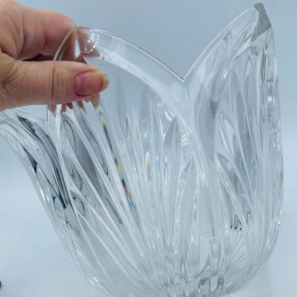 Marquis by WATEERFORD Clear Heavy Crystal Tulip Shaped Impact Piece - Picture 5 of 11